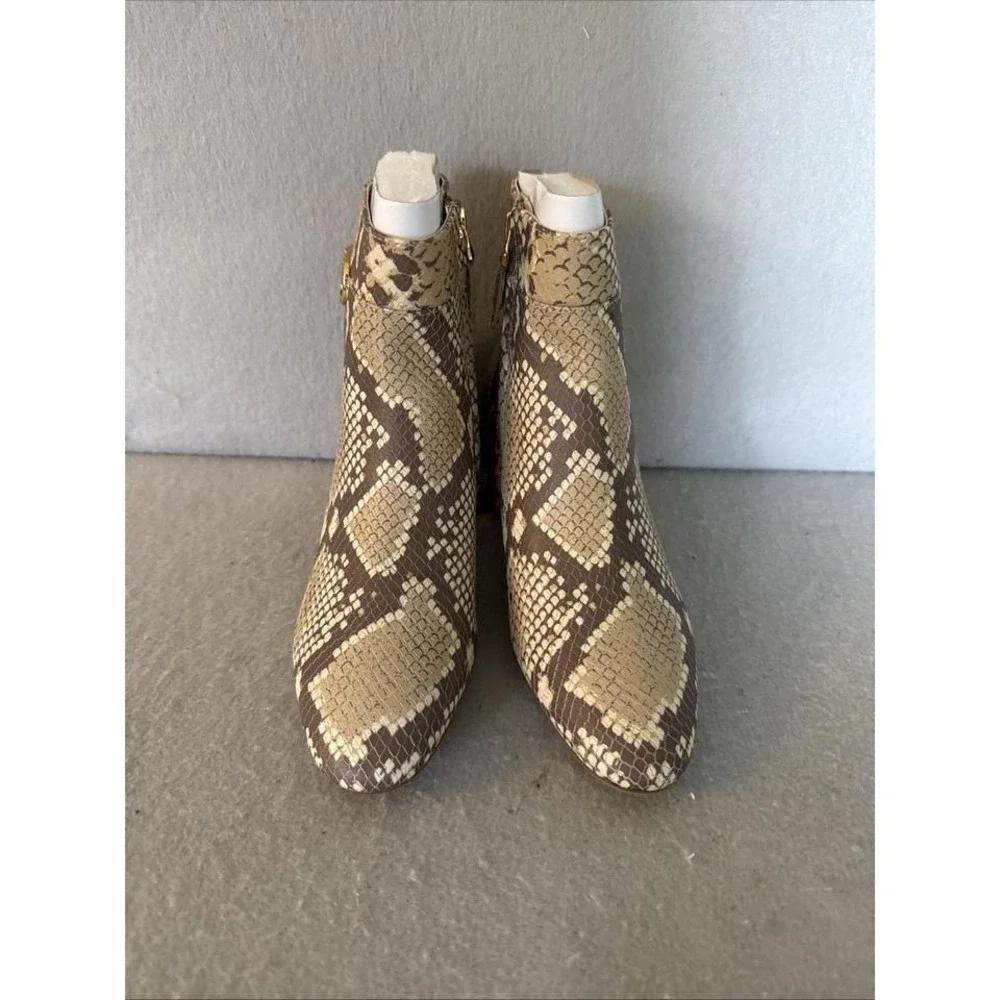 Ralph Lauren wynne II bootie leather size‎ 6B